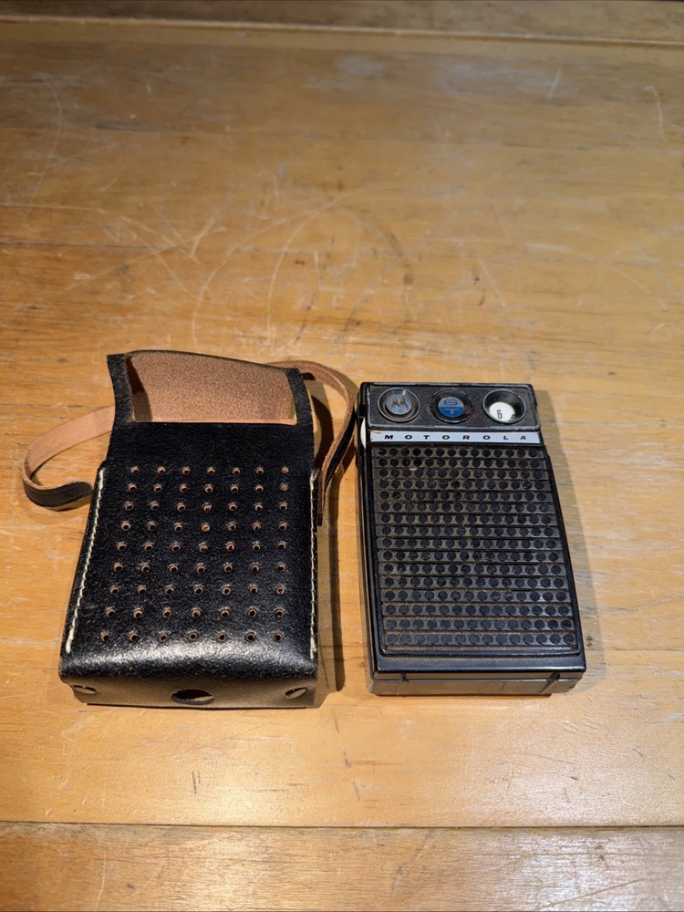 Vintage Motorola 6T Transistor Radio Model XP40EE Portable Black & White- Tested