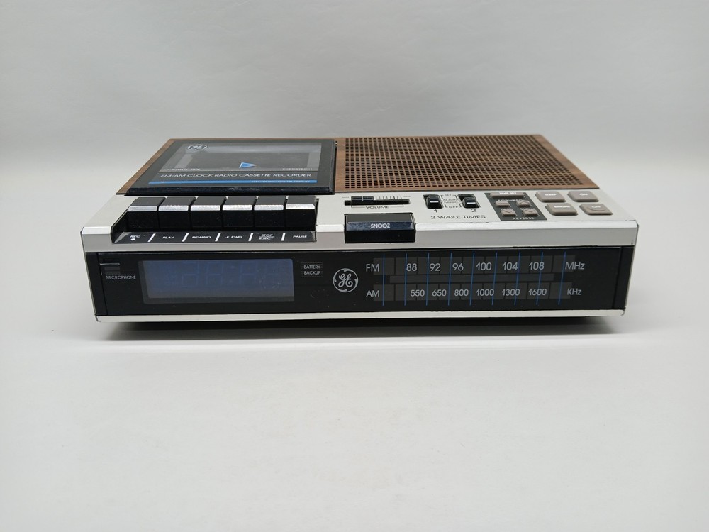 Vintage GENERAL ELECTRIC FM/AM Clock Radio Cassette Recorder, GE Model 7-4956B