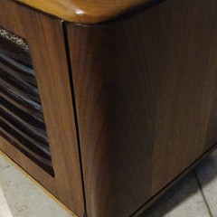 RCA Victor Vintage Wood Tabletop Radio with Police Band Dial Window