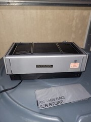 Zenith portable AM FM radio model RH 78Y, AC or battery, made in Taiwan