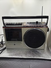 VINTAGE GE AM/FM RADIO/CASSETTE RECORDER MODEL 3-5244A WORKS