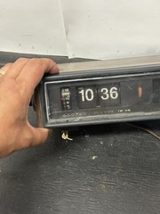 Vtg Lloyd&rsquo;s Solid State AM-FM Radio Alarm Clock Model IJ6IG-O7A Flip Dial Roll