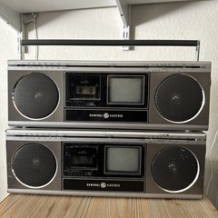 2 GENERAL ELECTRIC GE STEREO MICROCASSETTE BOOMBOX RADIO TV RARE 3XM3214E JAPAN