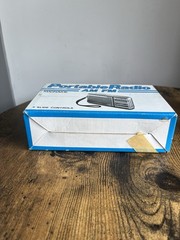 Vintage Magnavox Portable AM/FM Radio