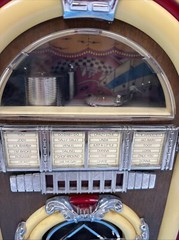 THOMAS Vintage FM/AM Radio/Cassette Tape Player TESTED/Works But light does not