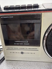 VINTAGE GE AM/FM RADIO/CASSETTE RECORDER MODEL 3-5244A WORKS