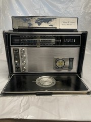 Zenith Royal D7000Y Trans-Oceanic Radio Tested Working w/ Original Map Booklet