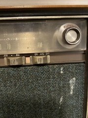 Solid State Vintage GE General Electric AM FM Radio Dual Speakers