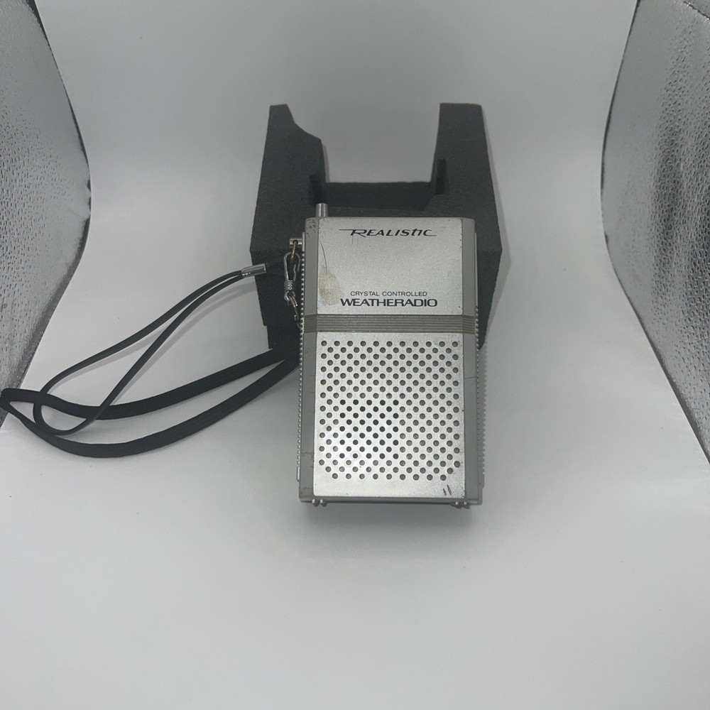 Realistic 12-151A NOAA Weather Radio Alert, Crystal Controlled, Tested Works 9V