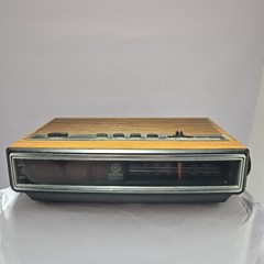 GE General Electric 7-4625C AM/FM Alarm Clock Radio Woodgrain For Parts No Alarm