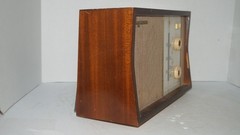 VINTAGE MAGNAVOX USA MODEL 300TR WOOD TABLE/DESKTOP TRANSISTOR RADIO – WORKS