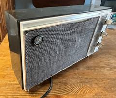 Vintage Motorola Radio Solid State XT4CE Table Top AM Midcentury