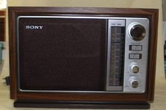 Sony Wood Grain Look Table Top Working AM/FM Plug In Radio Model ICF-9740W