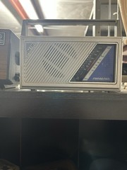 Vintage Soundesign Working Portable AM/FM Radio Model 2206CCL with Power cord