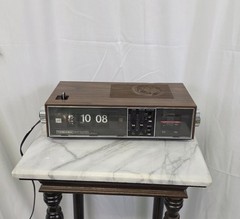 Vintage 70s 80s Toshiba RC-807F FM/AM Solid State Digital Clock Radio Japan made