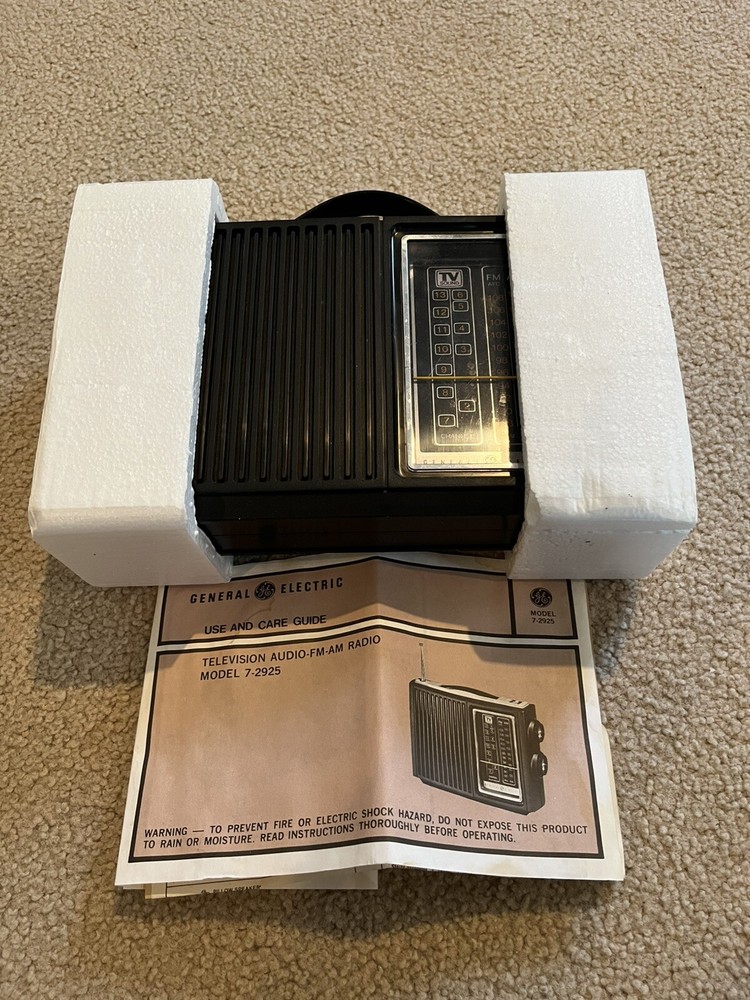 Vintage General Electric Model 7-2925A Portable Radio in Box w/ Instructions