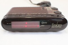 Vintage Cosmo Am-Fm Digital Clock Radio Model No. CR-2035