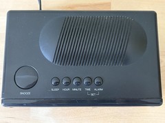 RealisticChromomatic 275 Radio Alarm Clock FM/AM radio Alarm Radio Shack