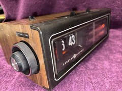 General Electric GE C4310 A Flip Clock Radio With Alarm EXCELLENT w/box