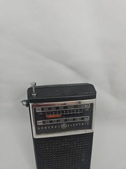GENERAL ELECTRIC Model No. 7-2500B Hong Kong FM-AM Transistor Radio Works #CTL