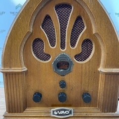 VAC 77-5600 Cathedral Style AM FM Wood Tabletop Radio Vintage Brown Arched MCM
