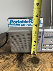 Vintage Magnavox Portable AM/FM Radio