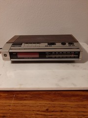 Vintage General Electric GE Digital AM/FM Alarm Clock Radio7-4634B Woodgrain