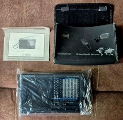 Magnavox 11 Band World Receiver w/Case Model D1875 Vintage Tested