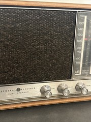 General Electric AM/FM Dual Speaker Radio – Wood Frame Made In Columbia Working