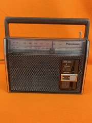 Vintage Panasonic AM-FM Radio AC-Battery 2-Band Receiver Model RF-537 C-9