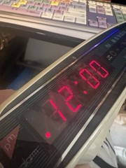 Rare Vintage Realistic MODEL NO, 3653-1VY AM/FM Clock Radio Night Light 80’s 90s