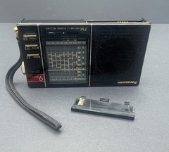 Vintage Panasonic RF-9 FM MW SW1-7 9 Band Receiver Compact Radio With Case Japan