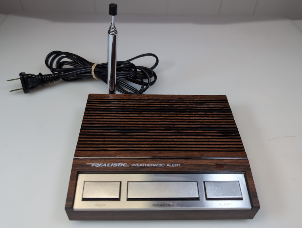 Realistic Model 12-140 Weatheradio Vintage Weather Alert Radio Faux Wood Grain