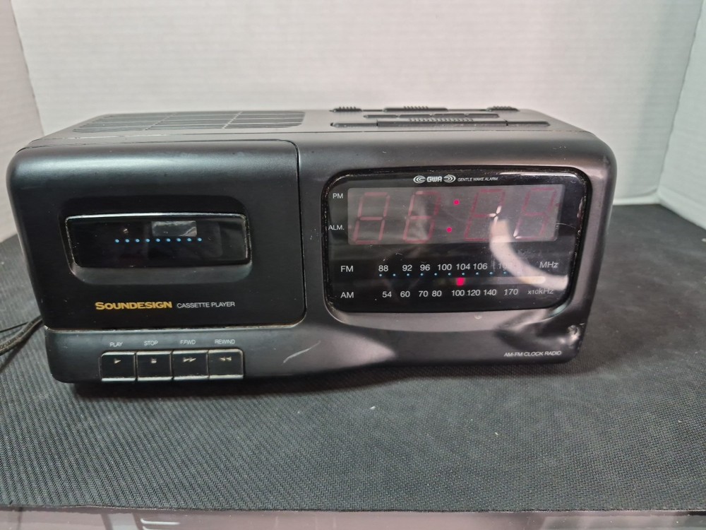 Vintage SOUNDESIGN AM/FM Alarm Clock Radio Cassette Player Model 3832B Tested