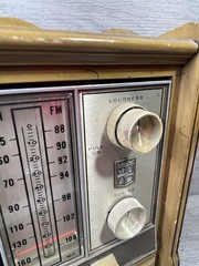 Vintage Magnavox FM049 Radio With Alarm Maple Finish Tested And Working !