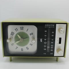Zenith C462F Alarm Clock Radio AM/FM Green Vintage Solid Tested Works