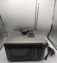 Vintage GE General Electric Spacemaker Portable TV AM/FM Radio 7-7650A READ