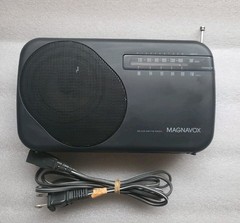 VINTAGE Magnavox AM/FM Portable Radio AE2100 Tested Black
