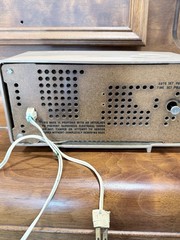 1960’s Motorola C7N/16 M tube radio Mid Century Modern Design WORKS