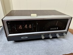 ZENITH C472W-3 Circle of Sound Flip Alarm Clock, AM/FM Radio AS IS Radio Works