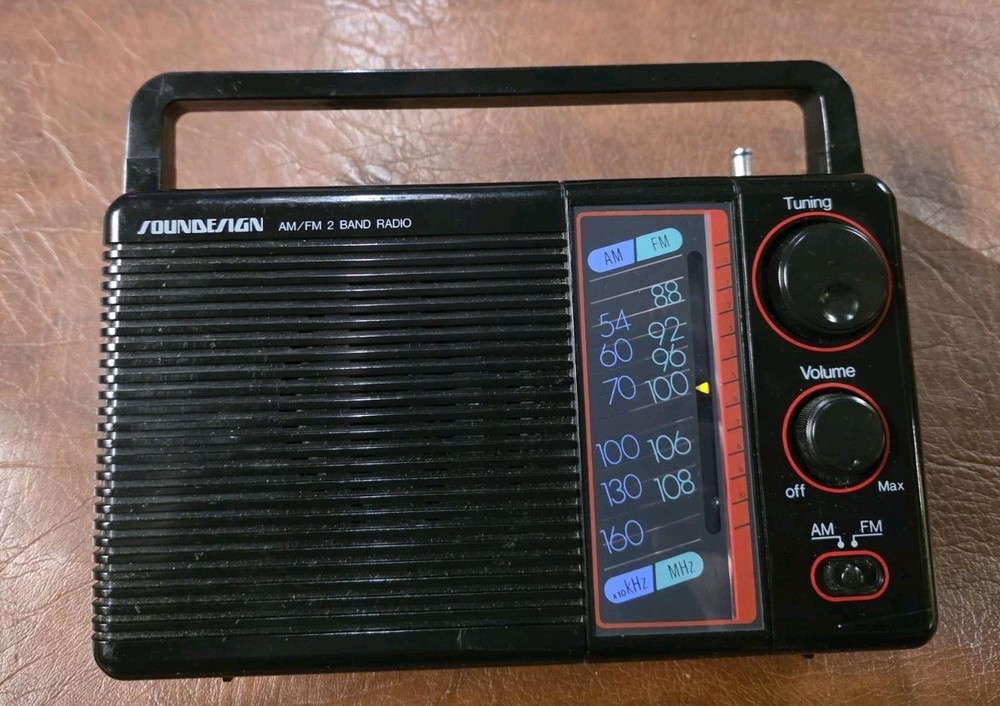 Soundesign 2216BLK AM/FM Portable Radio. Tested Working Vintage