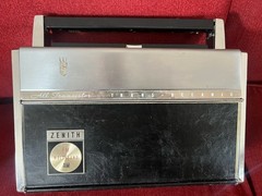 VINTAGE ZENITH ROYAL 3000 ALL TRANSISTOR TRANS-OCEANIC PORTABLE RADIO DECENT