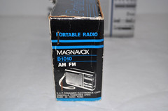 Vintage MAGNAVOX D1010 Portable Radio AM FM Tested & Works with original box
