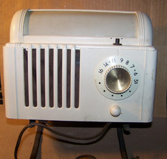 Vintage Mitchell Lullaby Bed Lamp Tube Radio With A Night Light – Model No. 1251