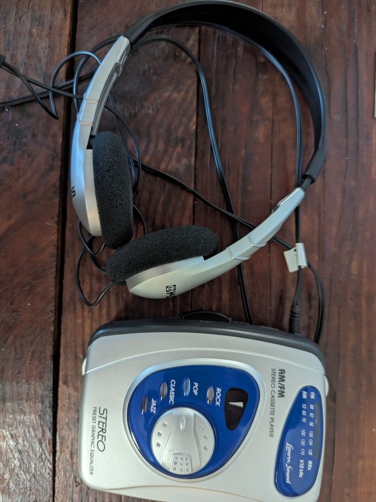 Vintage Lenoxx Sound AM FM Stereo Cassette Player