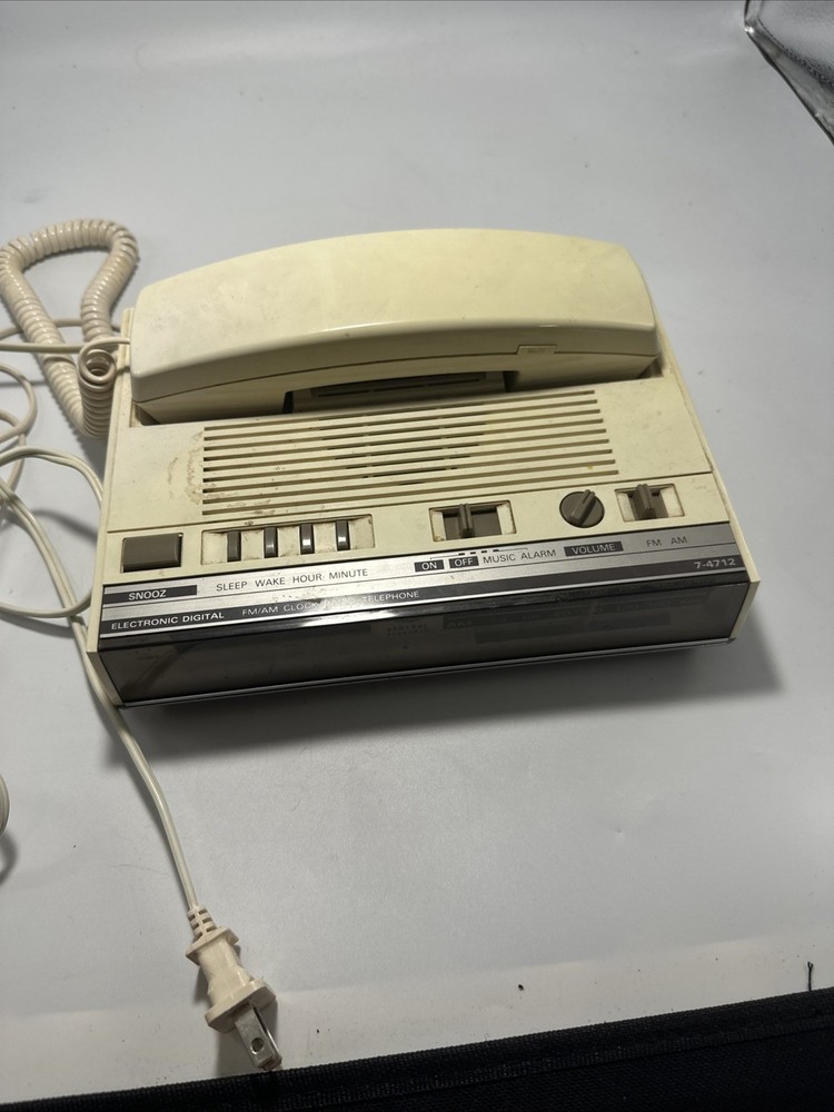 #38.Vintage Retro General Electric AM/FM Radio/Alarm Clock/Phone Model 7-4712WHB