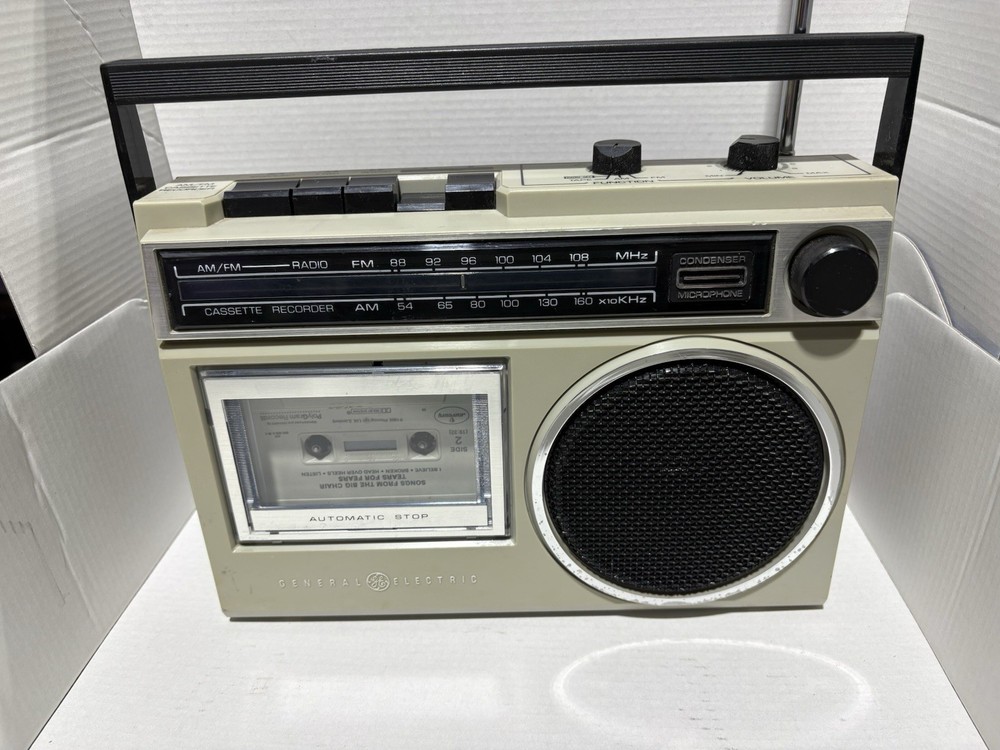 Vintage General Electric Portable AM/FM Radio/Cassette Recorder, No. 3-5240-D