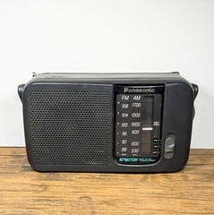 Vintage – Panasonic AM/FM Portable 8&Prime; Radio, RF-544 Battery Powered, Works