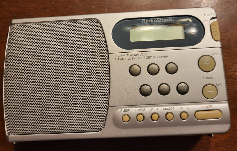 Vintage Portable Silver Box Radio Shack AM/FM/PPL Clock Radio #12-898 ~ 1 OWNER!