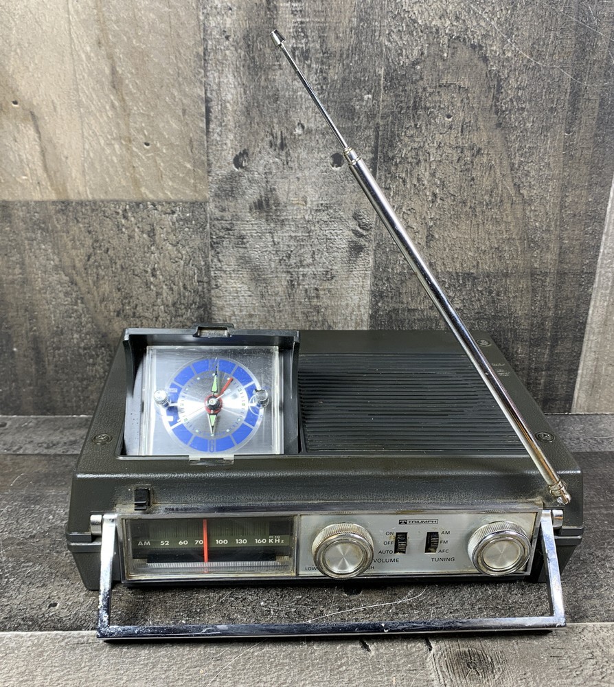 Vintage Triumph AM FM Clock Radio ac/dc Batteries Included Rare